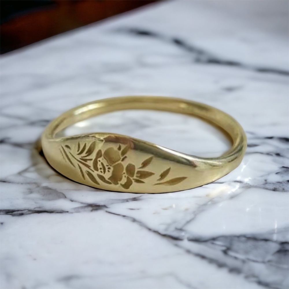 NEW 18k Gold plated flower ring